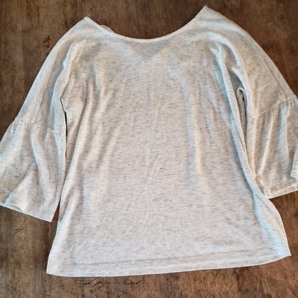 Quarter sleeve womans shirt